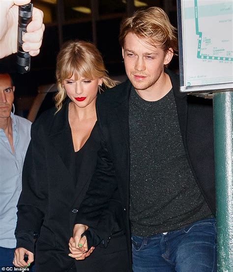 Taylor Swifts Ex Joe Alwyn Has Banned Any Questions About Their