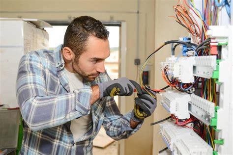 What To See Before Hiring An Experienced Electrician For You