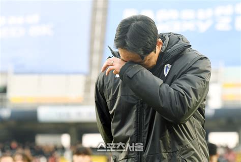 포토 수원 삼성 염기훈 감독대행 참을 수 없는 눈물이