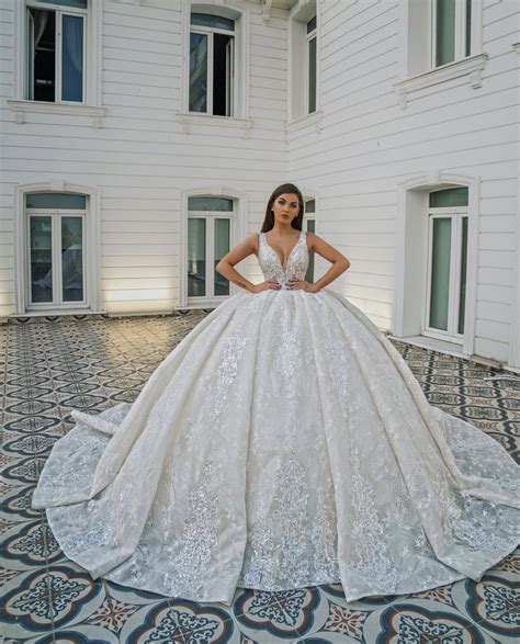 Elegant Bridal Dress Ruffle Wedding Dress Ball Gown Wedding Dress