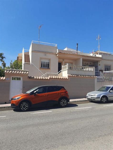 Chalet Adosado En Venta En Calle Cabeza De Manzaneda Los Balcones