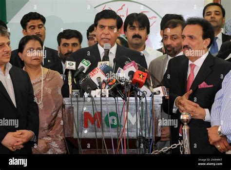 Pakistani Prime Minister Raja Pervaiz Ashraf Center Briefs The Media