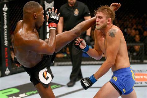 Alexander Gustafsson thinks Jon Jones is trying to avoid him - MMANUTS