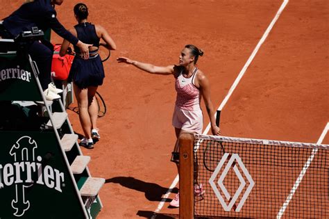 Galerie Foto Marta Kostyuk Continuă “războiul” Cu Aryna Sabalenka și