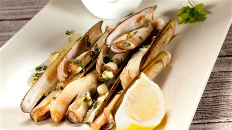 13 Best Razor Clam Recipes To Try - Whimsy & Spice