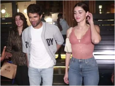 Vijay Deverakonda And Ananya Panday Forced To Abandon Liger Promotions As Female Fans Faint And