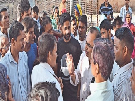 Ward 15 People Jammed For An Hour Women Sat On The Road पानी की