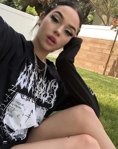 Pin By Zuzia Murzyn On Tak O In 2020 Maggie Lindemann Girl Beauty