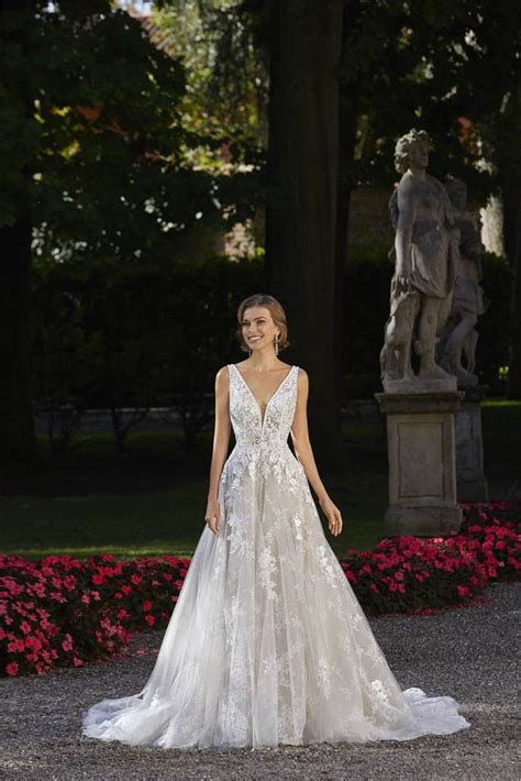 Robe de mariée Cosmobella modèle 8188 Lyne Mariage