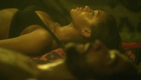 Nicole Beharie Desnuda En Sleepy Hollow