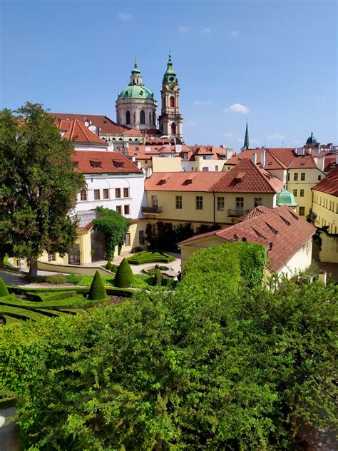 Solve Z Vrtbovské zahrady Praha jigsaw puzzle online with 99 pieces