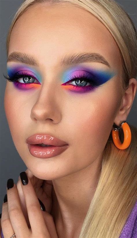 31 Bright And Colourful Eyeshadow While We Love Nude And Soft Glam