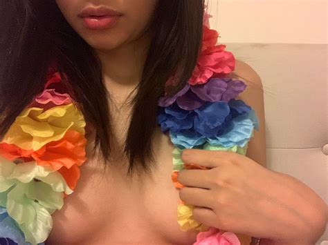 Will you come to a luau with me ðŸŒº Porn Pic