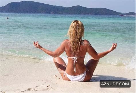 Berna Arici Sexy And Hot Bikini Photos AZNude