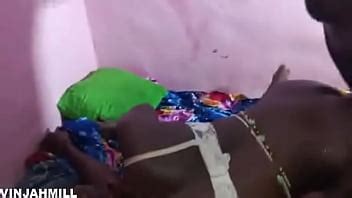 Chica delgada con un coño apretado le gusta el sexo duro con una polla negra XVIDEOS