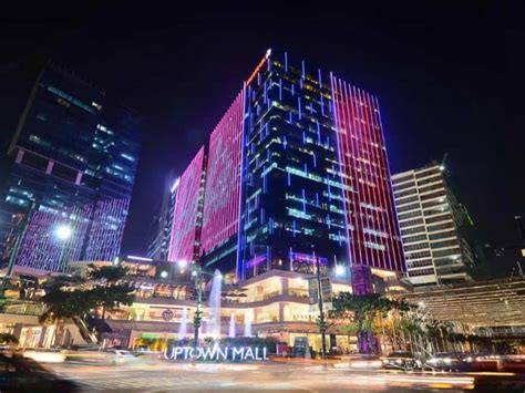 Uptown Place Tower By Megaworld Premier Offices Bonifacio Global