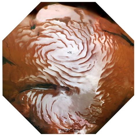 Mars' Northern Ice Cap Looks Like a Gigantic Cinnamon Bun | Gizmodo UK