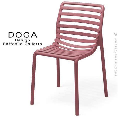 Chaises Design Brooklyn Structure Pieds Et Assise Plastique Couleur