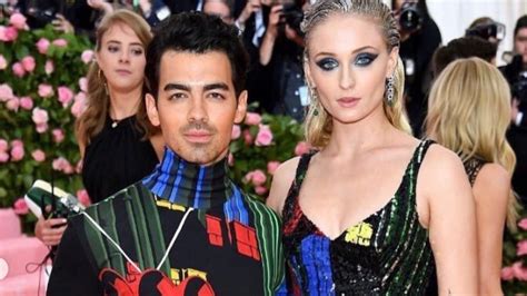 El Misterioso Vestido De La Boda De Sophie Turner Con Joe Jonas Que