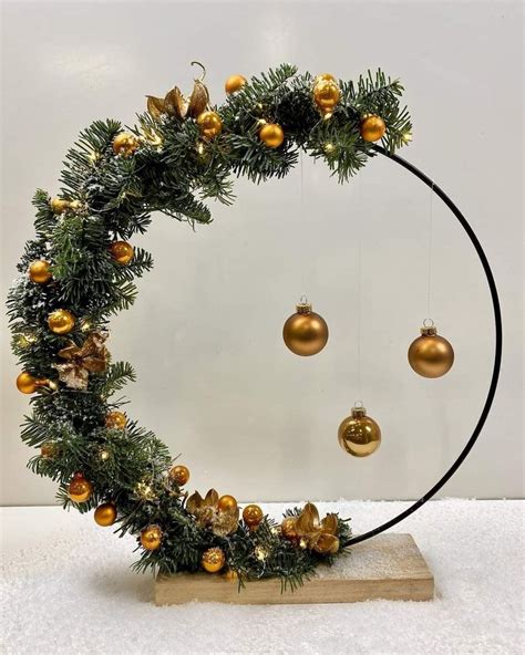 Holiday Ring Hoop Centerpieces For Christmas Decor