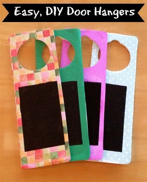 15 DIY Door Hanger Ideas For Your Home - Craftsy