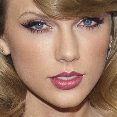 Taylor Swift Makeup Pink Eyeshadow And Hot Pink Lipstick Steal Her Style