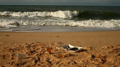 Una Delle Spiagge Italiane Invasa Dai Rifiuti Scoperta La Possibile