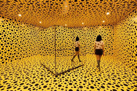 i-D | Infinity room, Yayoi kusama, Experiential art