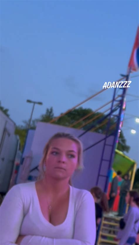 Thicc Juicy Blonde Milf At The Carnival Short Vid Spandex Leggings Yoga Pants Forum