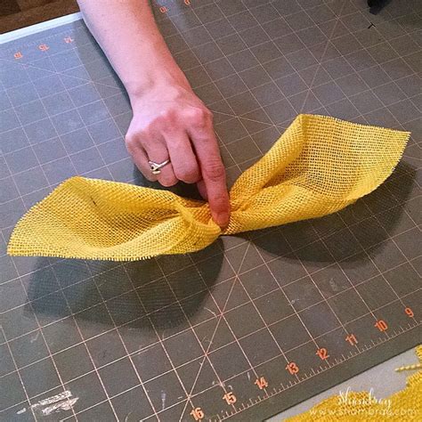 Pinch Burlap Burlap Wreath Tutorial Burlap Wreath Diy Diy Fall Wreath