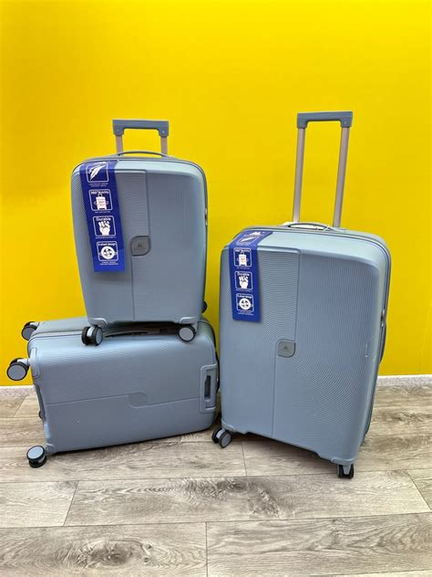 Купить Комплект чемоданов QAZAQSUMKA GL031 поликарбонат 220 голубой в ...