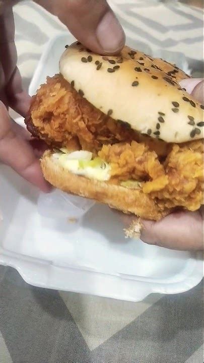 Amazing Zinger Burger 🍔🍔 Lets Try Kfcs Style Zinger Burger Youtube