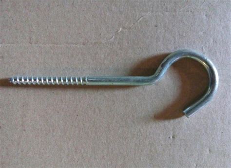 Крючок с резьбой как называется