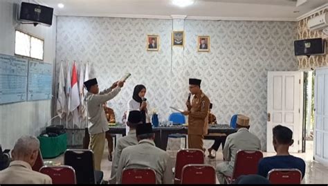 Kepala Desa Sindangheula Resmi Melantik Kaur Keuangan Baru Desa