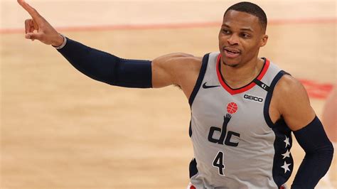 Russell Westbrook Breaks Oscar Robertson S Triple Double Record