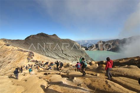 Twa Ijen Ramai Dikunjungi Wisatawan Antara Foto