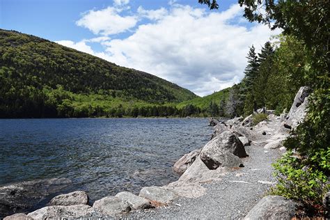 Hiking the Jordan Pond trail loop to Jordan Pond House Restaurant in ...