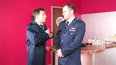 Zwei schwänze für blonde amerikanische schlampe xHamster