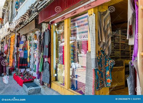 kashimir carpet shops   main shopping street  downtown  leh