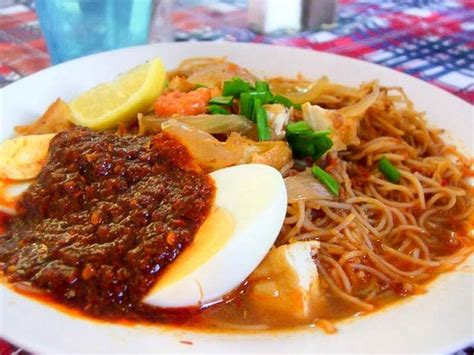 30 Famous Local Foods To Eat In Singapore Before You Die