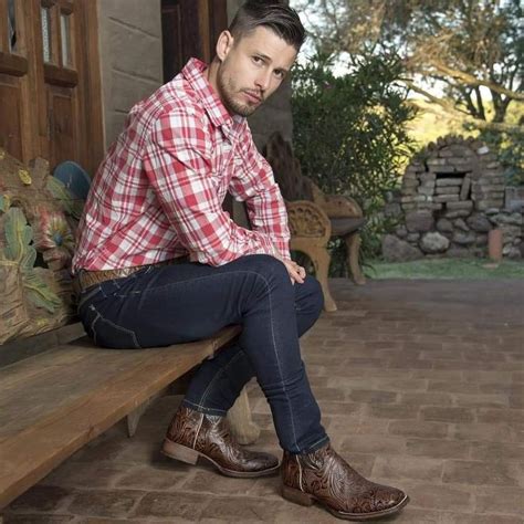 Pin De Shane Mcanulty En Blue Jeans Men Outfit Vaqueros Guapos Ropa