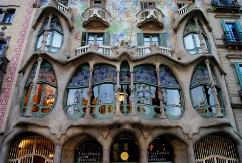 Barcelona Architecture: 10 Iconic Structures to See IRL - Hotala Journal