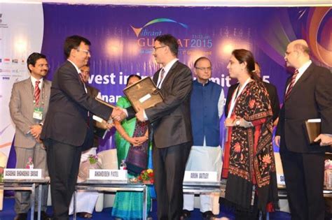 Nse Gujarat Govt Sign Mou At Vibrant Gujarat Summit Indiablooms