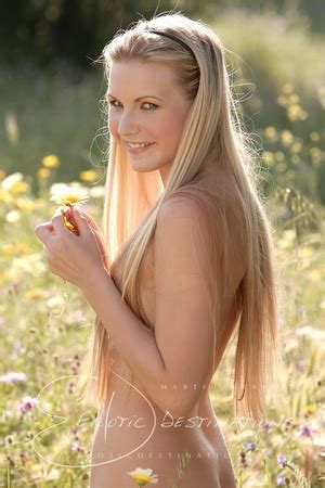 Sunny Tasty Looking Blonde Struts Around Nude And Sexy A XXX Dessert