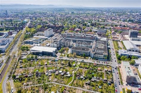 Karlsruhe aus der Vogelperspektive Baustelle für einen Erweiterungs