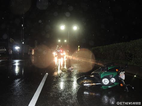 大雨視線不佳？雙載返家撞分隔島 16歲少女命危 Ettoday社會新聞 Ettoday新聞雲