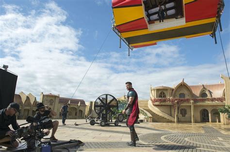 Slideshow: Thor: Ragnarok Behind the Scenes Set Visit