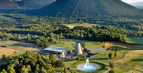 Vulcania Le Parc Qui Vous Apprend Tout Sur Les Volcans Annuaire Des