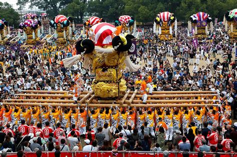 四季を彩る日本の祭り：郷土に根差す祈りの形