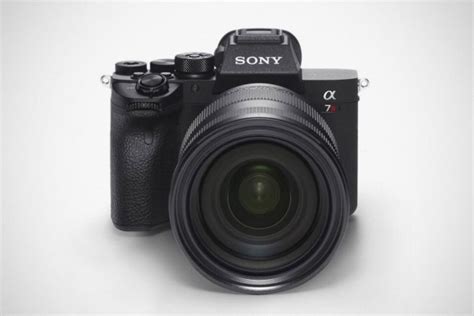 Sony Alpha 7r Iv The Worlds First Camera With 61mp Full Frame Back